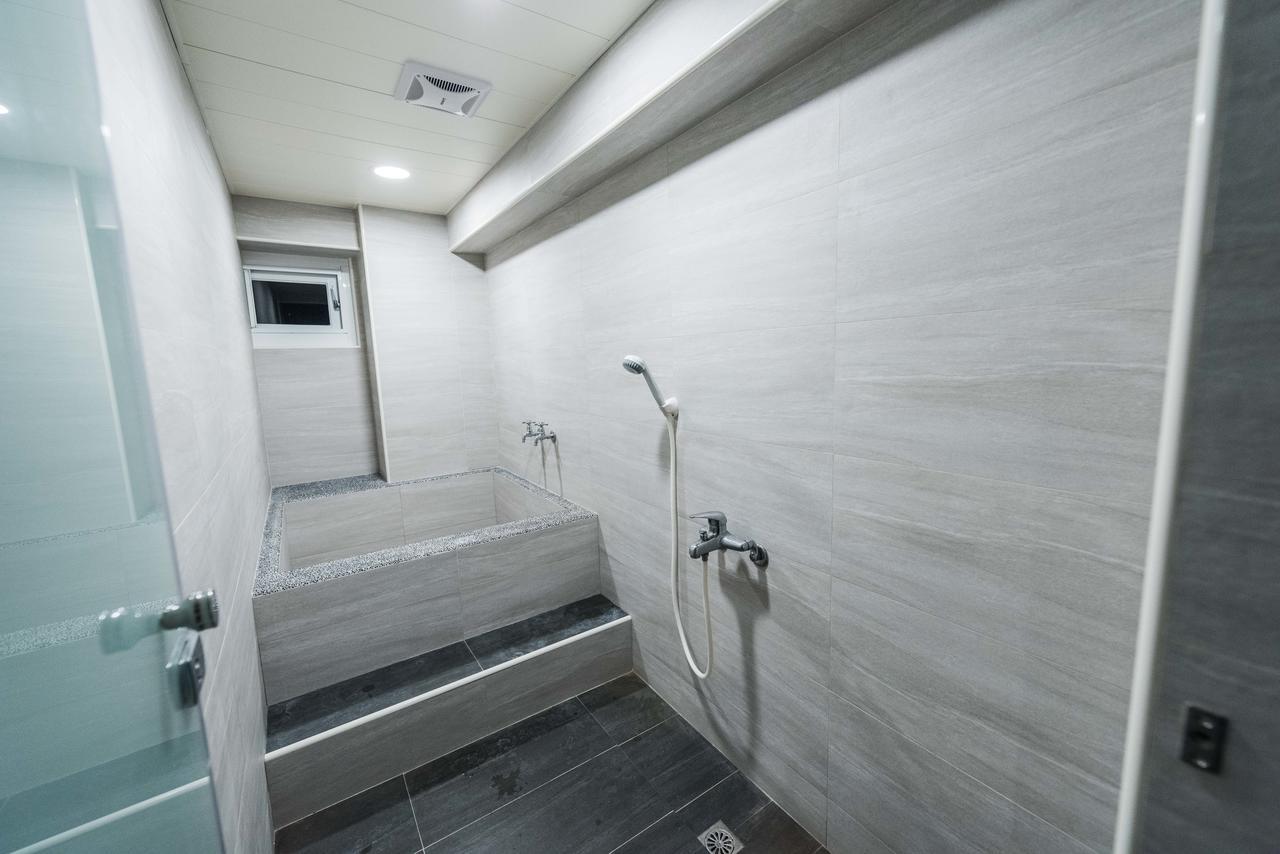 Luftpause Hostel Гаосюн Екстер'єр фото